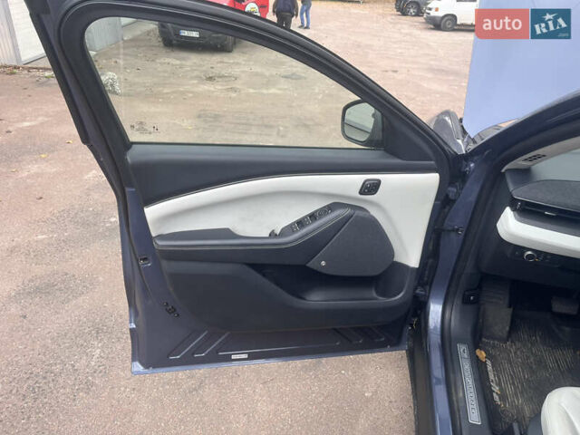 Синий Форд Mustang Mach-E, объемом двигателя 0 л и пробегом 50 тыс. км за 31500 $, фото 31 на Automoto.ua