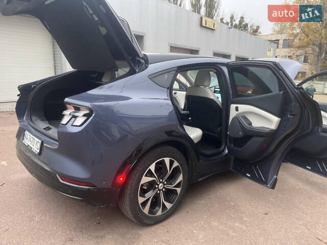 Синий Форд Mustang Mach-E, объемом двигателя 0 л и пробегом 50 тыс. км за 31500 $, фото 25 на Automoto.ua