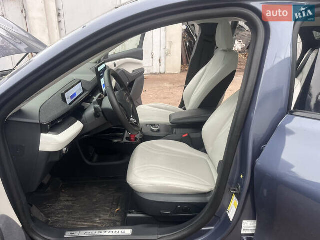 Синий Форд Mustang Mach-E, объемом двигателя 0 л и пробегом 50 тыс. км за 31500 $, фото 35 на Automoto.ua