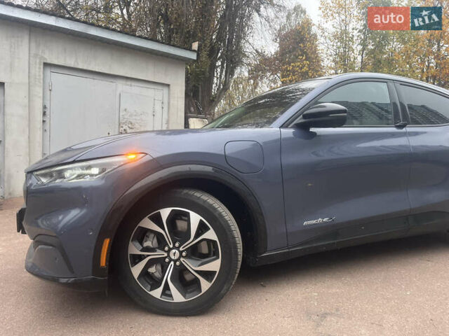 Синий Форд Mustang Mach-E, объемом двигателя 0 л и пробегом 50 тыс. км за 31500 $, фото 4 на Automoto.ua