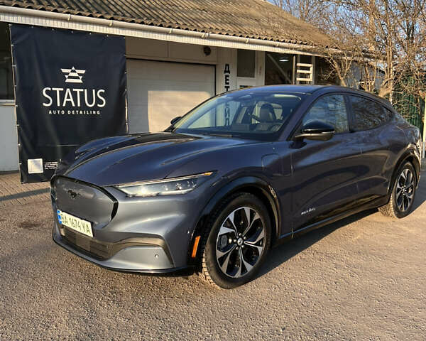 Синий Форд Mustang Mach-E, объемом двигателя 0 л и пробегом 63 тыс. км за 26500 $, фото 1 на Automoto.ua