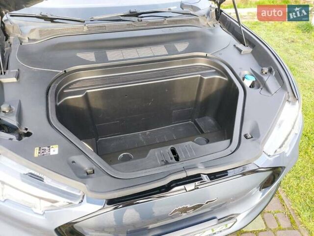 Синий Форд Mustang Mach-E, объемом двигателя 0 л и пробегом 107 тыс. км за 21600 $, фото 32 на Automoto.ua