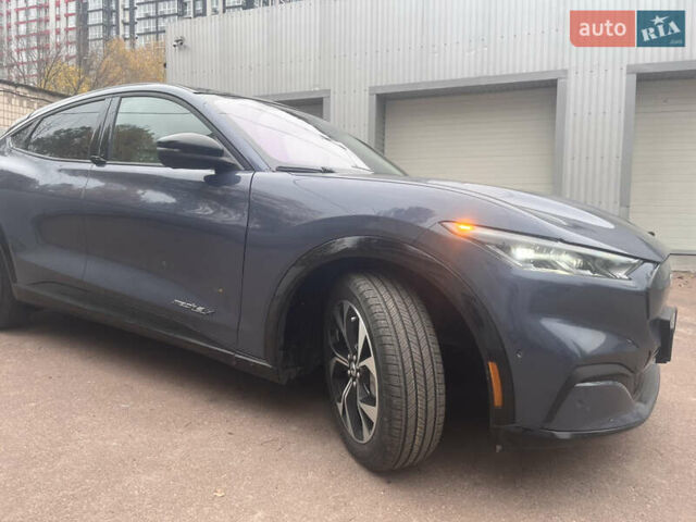 Синий Форд Mustang Mach-E, объемом двигателя 0 л и пробегом 50 тыс. км за 31500 $, фото 10 на Automoto.ua