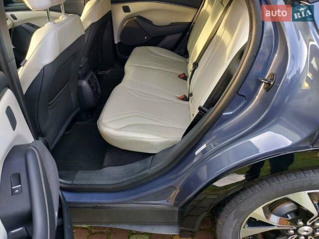 Синий Форд Mustang Mach-E, объемом двигателя 0 л и пробегом 107 тыс. км за 21600 $, фото 17 на Automoto.ua