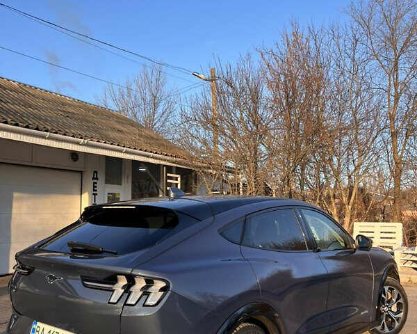 Синий Форд Mustang Mach-E, объемом двигателя 0 л и пробегом 63 тыс. км за 26500 $, фото 3 на Automoto.ua