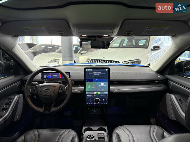 Синий Форд Mustang Mach-E, объемом двигателя 0 л и пробегом 12 тыс. км за 29500 $, фото 22 на Automoto.ua