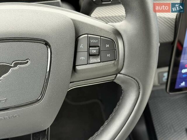 Синий Форд Mustang Mach-E, объемом двигателя 0 л и пробегом 37 тыс. км за 25200 $, фото 110 на Automoto.ua