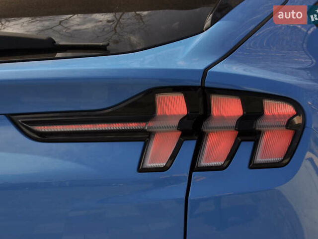 Синий Форд Mustang Mach-E, объемом двигателя 0 л и пробегом 57 тыс. км за 35000 $, фото 17 на Automoto.ua