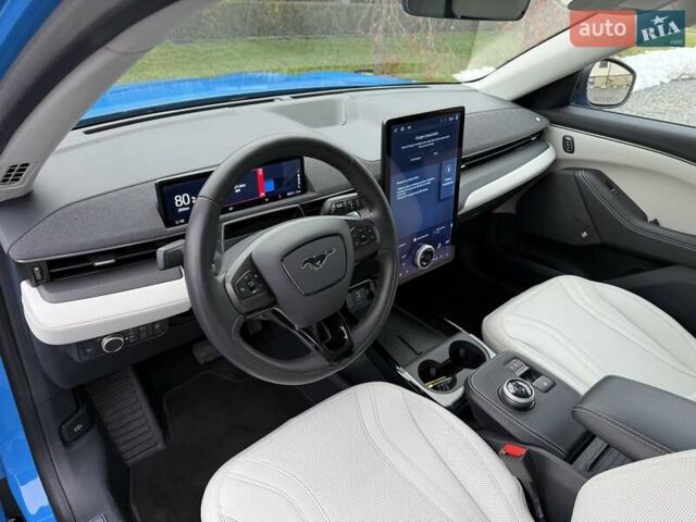 Синий Форд Mustang Mach-E, объемом двигателя 0 л и пробегом 37 тыс. км за 25200 $, фото 75 на Automoto.ua