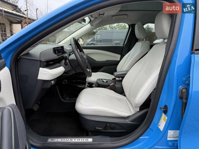 Синий Форд Mustang Mach-E, объемом двигателя 0 л и пробегом 37 тыс. км за 25200 $, фото 72 на Automoto.ua