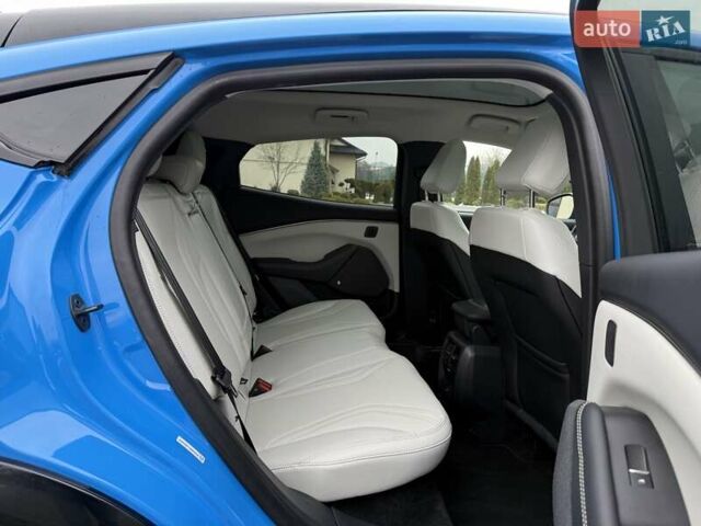 Синий Форд Mustang Mach-E, объемом двигателя 0 л и пробегом 37 тыс. км за 25200 $, фото 87 на Automoto.ua