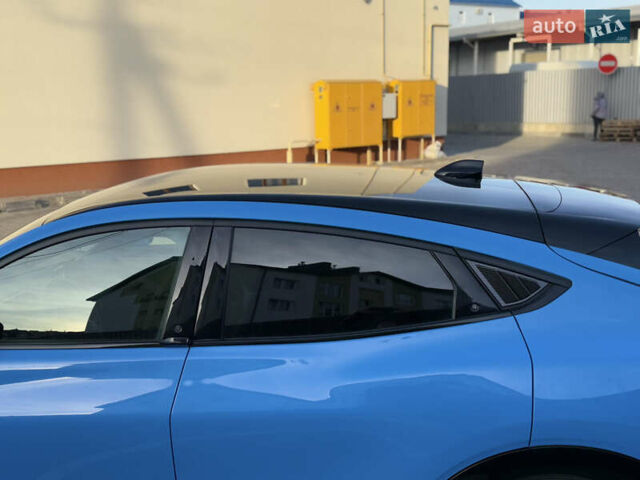 Синий Форд Mustang Mach-E, объемом двигателя 0 л и пробегом 30 тыс. км за 28500 $, фото 12 на Automoto.ua