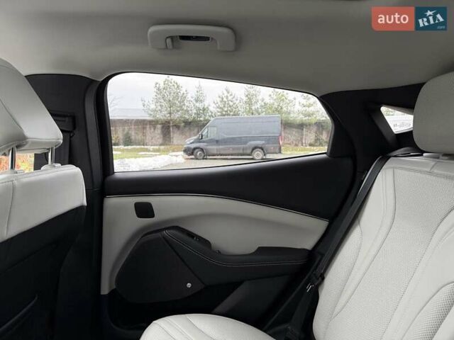 Синий Форд Mustang Mach-E, объемом двигателя 0 л и пробегом 37 тыс. км за 25200 $, фото 117 на Automoto.ua