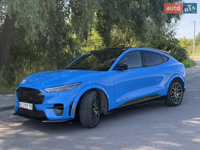 Синий Форд Mustang Mach-E, объемом двигателя 0 л и пробегом 50 тыс. км за 32700 $, фото 3 на Automoto.ua