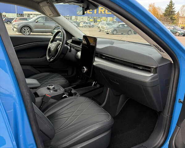 Синий Форд Mustang Mach-E, объемом двигателя 0 л и пробегом 27 тыс. км за 24900 $, фото 20 на Automoto.ua