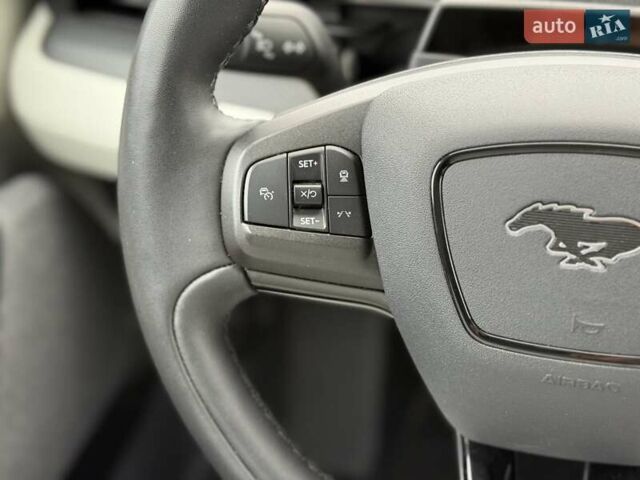 Синий Форд Mustang Mach-E, объемом двигателя 0 л и пробегом 37 тыс. км за 25200 $, фото 111 на Automoto.ua