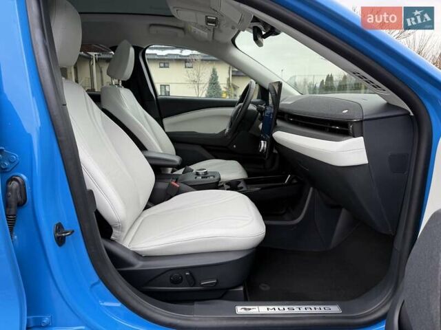 Синий Форд Mustang Mach-E, объемом двигателя 0 л и пробегом 37 тыс. км за 25200 $, фото 98 на Automoto.ua