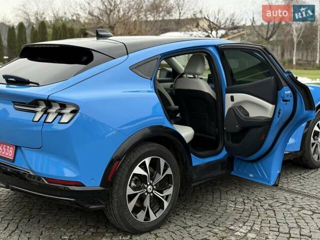 Синий Форд Mustang Mach-E, объемом двигателя 0 л и пробегом 37 тыс. км за 25200 $, фото 86 на Automoto.ua