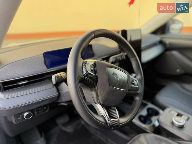 Синий Форд Mustang Mach-E, объемом двигателя 0 л и пробегом 30 тыс. км за 28500 $, фото 21 на Automoto.ua