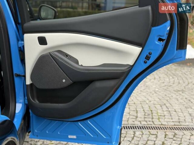 Синий Форд Mustang Mach-E, объемом двигателя 0 л и пробегом 37 тыс. км за 25200 $, фото 85 на Automoto.ua