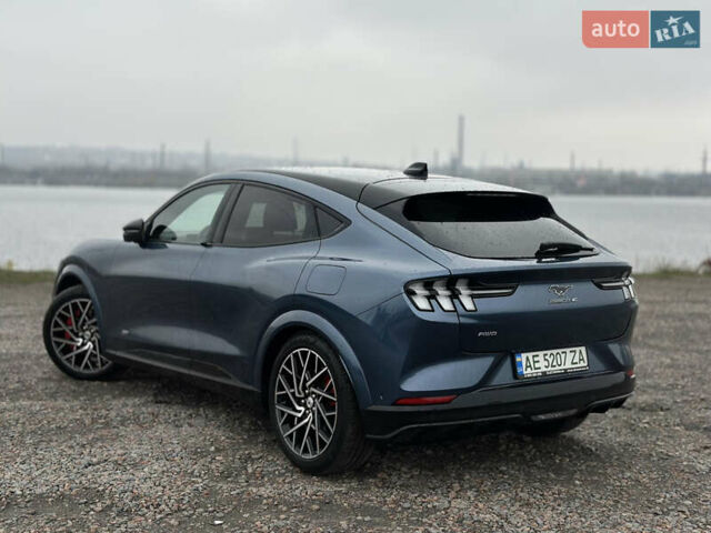 Синий Форд Mustang Mach-E, объемом двигателя 0 л и пробегом 8 тыс. км за 34950 $, фото 5 на Automoto.ua