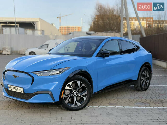 Синий Форд Mustang Mach-E, объемом двигателя 0 л и пробегом 30 тыс. км за 28500 $, фото 2 на Automoto.ua