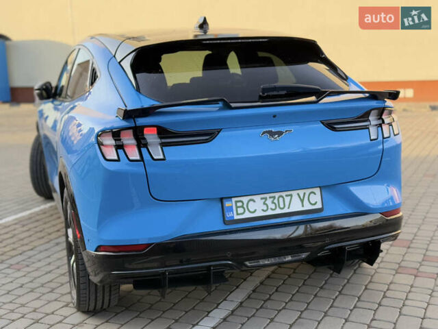 Синий Форд Mustang Mach-E, объемом двигателя 0 л и пробегом 30 тыс. км за 28500 $, фото 4 на Automoto.ua