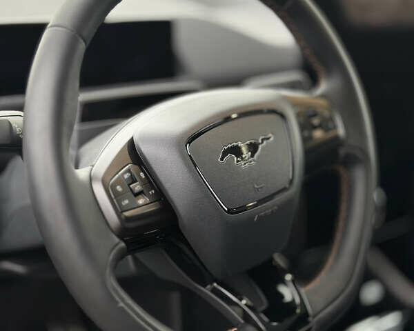 Синий Форд Mustang Mach-E, объемом двигателя 0 л и пробегом 8 тыс. км за 34950 $, фото 18 на Automoto.ua