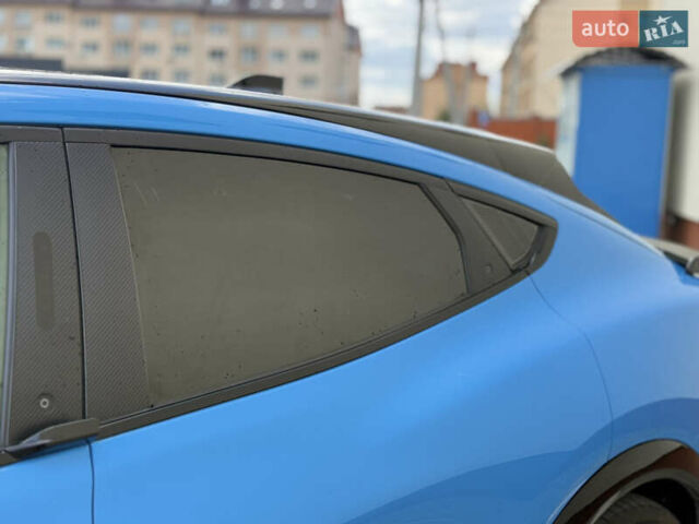 Синий Форд Mustang Mach-E, объемом двигателя 0 л и пробегом 30 тыс. км за 28500 $, фото 30 на Automoto.ua