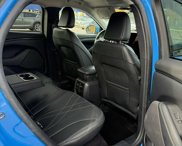 Синий Форд Mustang Mach-E, объемом двигателя 0 л и пробегом 27 тыс. км за 24900 $, фото 19 на Automoto.ua