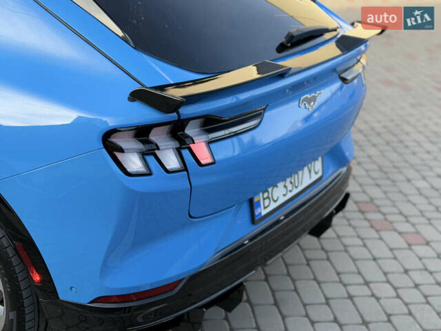 Синий Форд Mustang Mach-E, объемом двигателя 0 л и пробегом 30 тыс. км за 28500 $, фото 6 на Automoto.ua