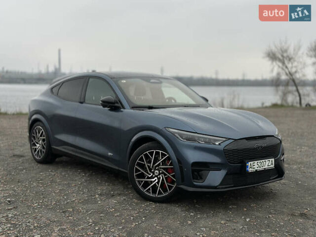 Синий Форд Mustang Mach-E, объемом двигателя 0 л и пробегом 8 тыс. км за 34950 $, фото 2 на Automoto.ua