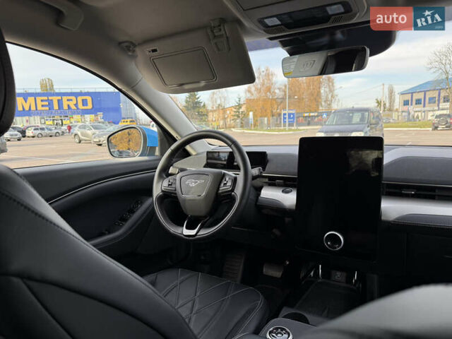 Синий Форд Mustang Mach-E, объемом двигателя 0 л и пробегом 27 тыс. км за 24900 $, фото 29 на Automoto.ua