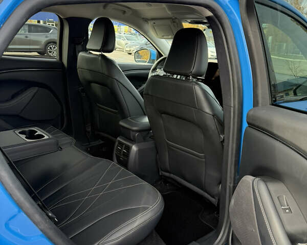 Синий Форд Mustang Mach-E, объемом двигателя 0 л и пробегом 27 тыс. км за 24900 $, фото 18 на Automoto.ua