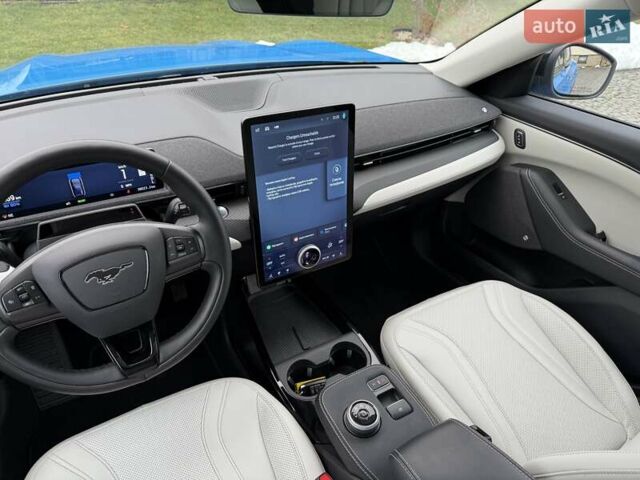 Синий Форд Mustang Mach-E, объемом двигателя 0 л и пробегом 37 тыс. км за 25200 $, фото 106 на Automoto.ua