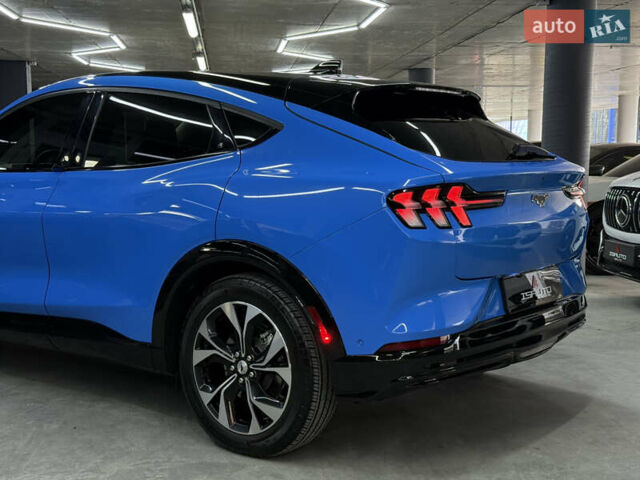 Синий Форд Mustang Mach-E, объемом двигателя 0 л и пробегом 12 тыс. км за 29500 $, фото 10 на Automoto.ua