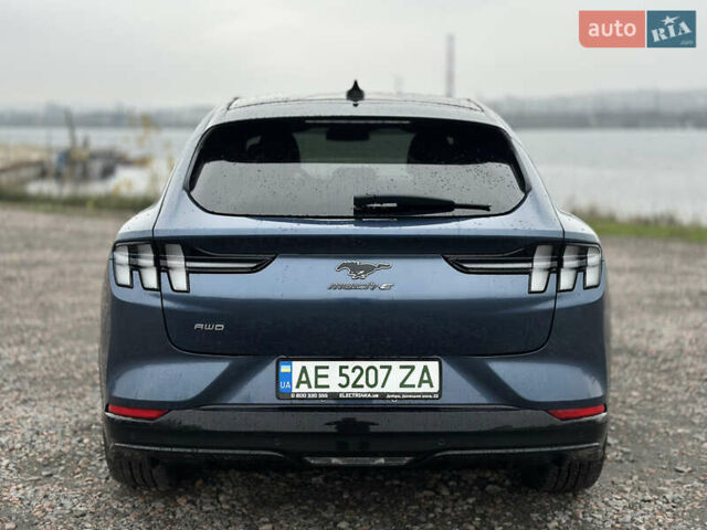 Синий Форд Mustang Mach-E, объемом двигателя 0 л и пробегом 8 тыс. км за 34950 $, фото 4 на Automoto.ua