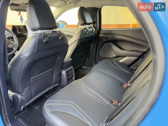 Синий Форд Mustang Mach-E, объемом двигателя 0 л и пробегом 30 тыс. км за 28500 $, фото 38 на Automoto.ua