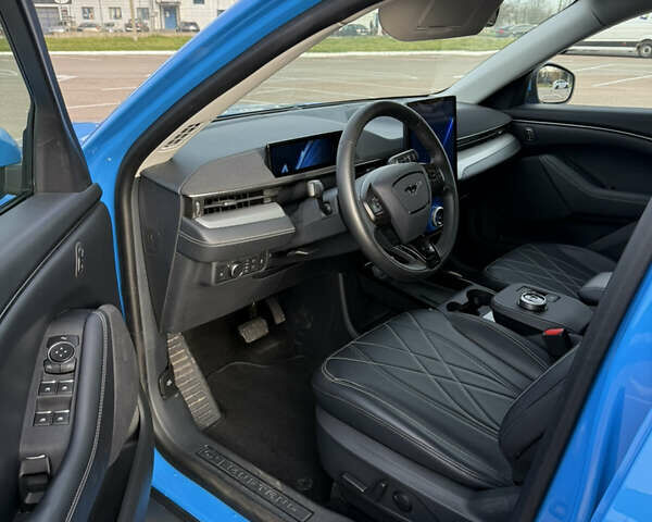 Синий Форд Mustang Mach-E, объемом двигателя 0 л и пробегом 27 тыс. км за 24900 $, фото 11 на Automoto.ua
