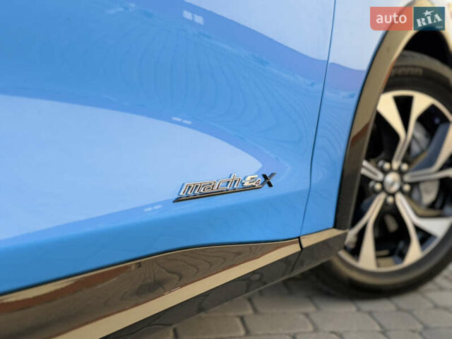 Синий Форд Mustang Mach-E, объемом двигателя 0 л и пробегом 30 тыс. км за 28500 $, фото 8 на Automoto.ua