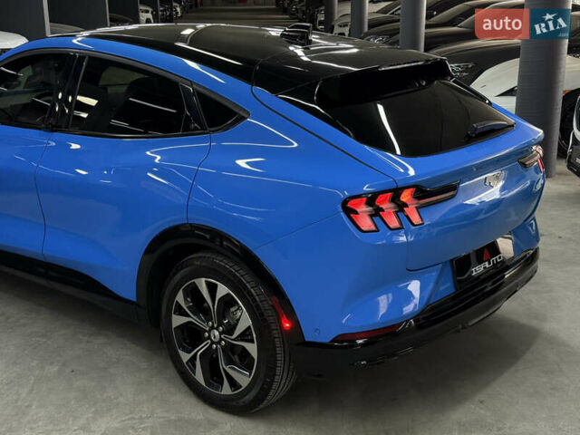 Синий Форд Mustang Mach-E, объемом двигателя 0 л и пробегом 12 тыс. км за 29500 $, фото 11 на Automoto.ua