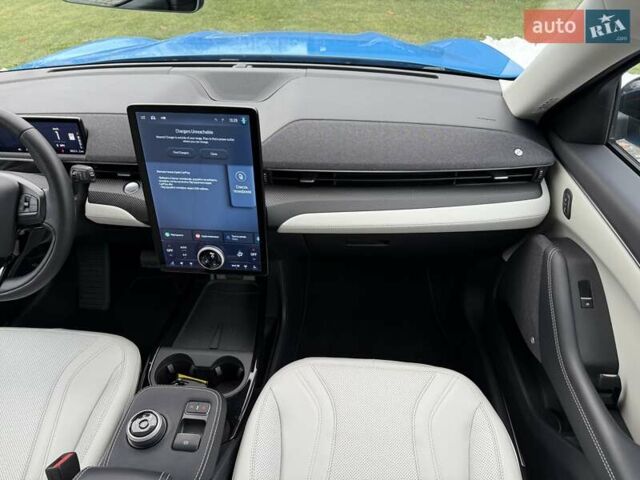 Синий Форд Mustang Mach-E, объемом двигателя 0 л и пробегом 37 тыс. км за 25200 $, фото 107 на Automoto.ua