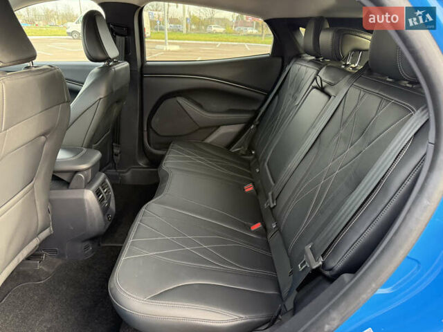 Синий Форд Mustang Mach-E, объемом двигателя 0 л и пробегом 27 тыс. км за 24900 $, фото 16 на Automoto.ua