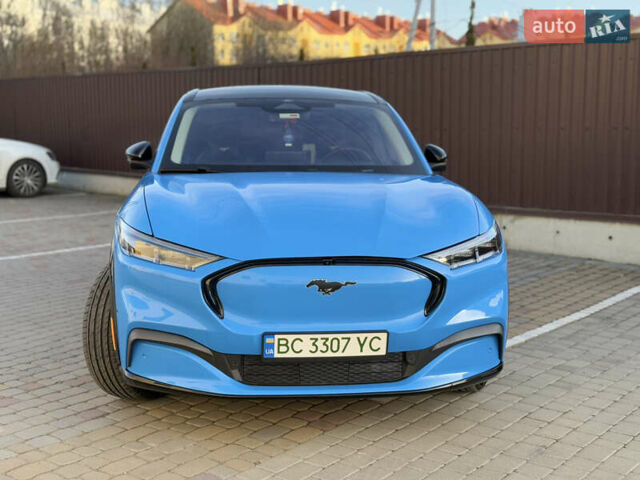 Синий Форд Mustang Mach-E, объемом двигателя 0 л и пробегом 30 тыс. км за 28500 $, фото 1 на Automoto.ua