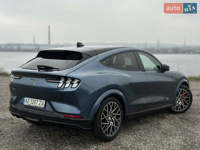 Синий Форд Mustang Mach-E, объемом двигателя 0 л и пробегом 8 тыс. км за 34950 $, фото 3 на Automoto.ua