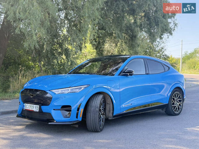 Синий Форд Mustang Mach-E, объемом двигателя 0 л и пробегом 50 тыс. км за 32700 $, фото 4 на Automoto.ua