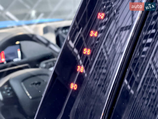 Синий Форд Mustang Mach-E, объемом двигателя 0 л и пробегом 61 тыс. км за 33000 $, фото 2 на Automoto.ua