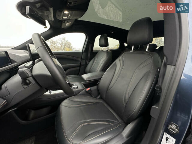 Синий Форд Mustang Mach-E, объемом двигателя 0 л и пробегом 8 тыс. км за 34950 $, фото 15 на Automoto.ua