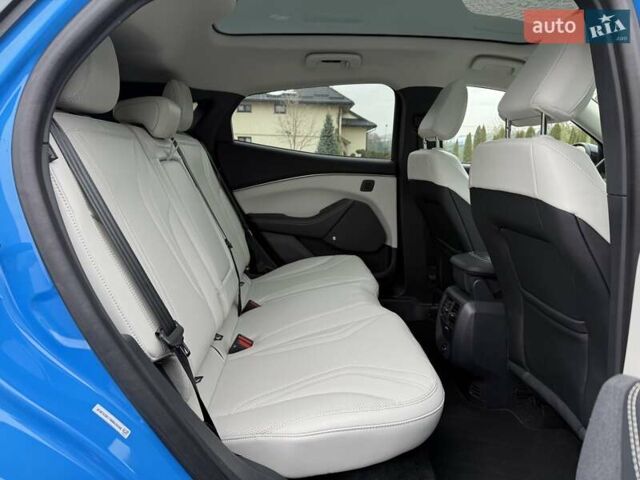 Синий Форд Mustang Mach-E, объемом двигателя 0 л и пробегом 37 тыс. км за 25200 $, фото 88 на Automoto.ua