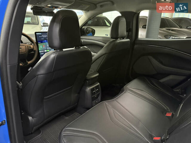 Синий Форд Mustang Mach-E, объемом двигателя 0 л и пробегом 12 тыс. км за 29500 $, фото 19 на Automoto.ua